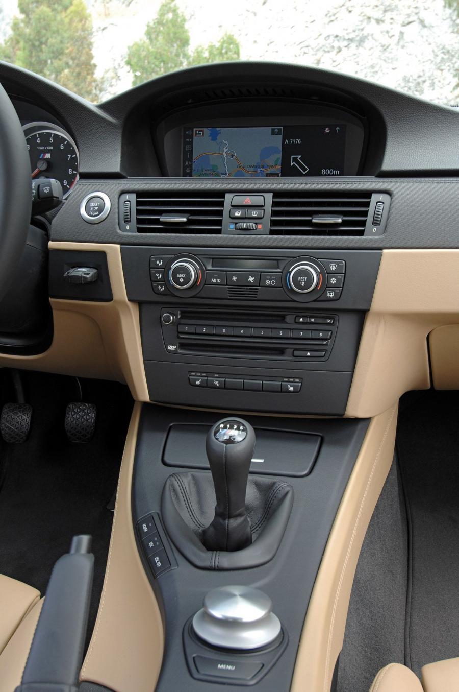  BMW M3 2009 года  (фото 9 из 38)